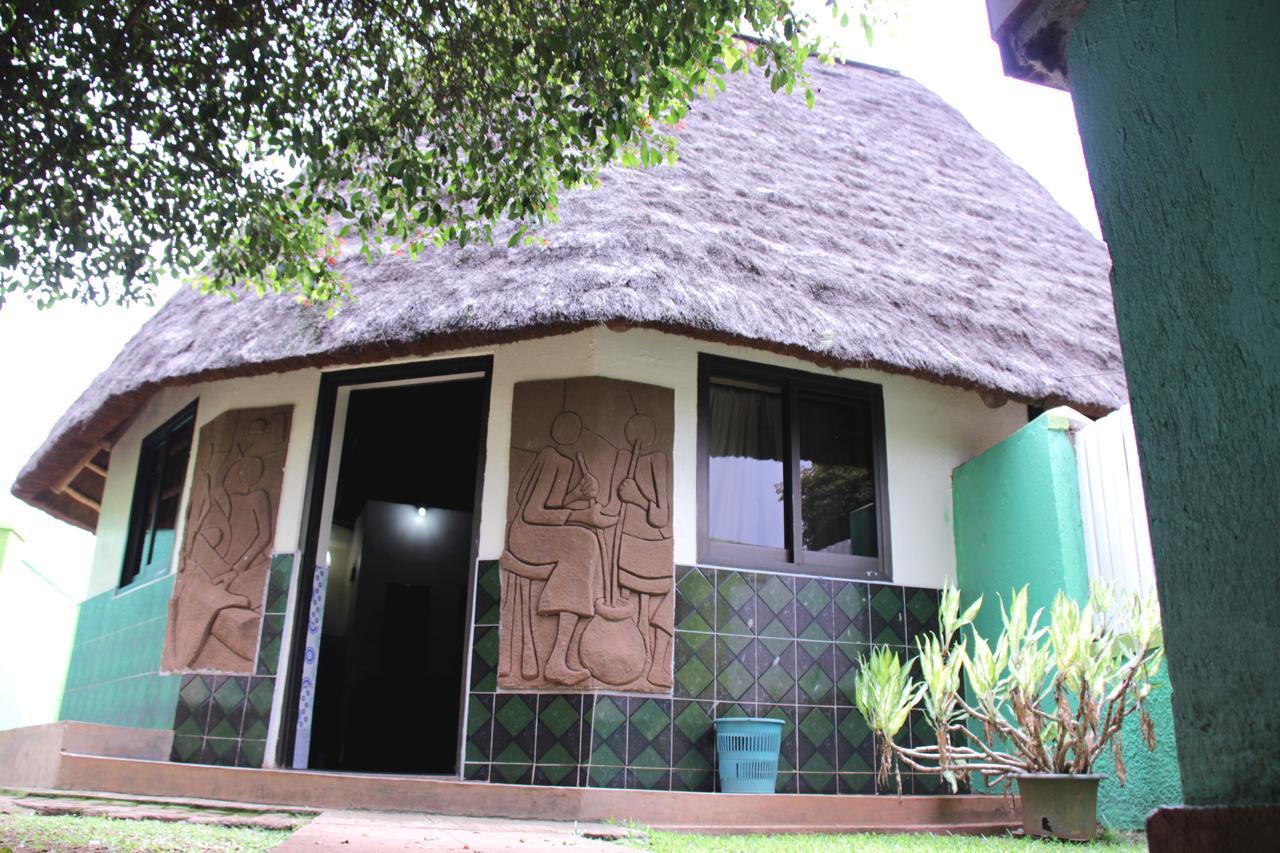 Kiwatule Cottages Kampala Luaran gambar